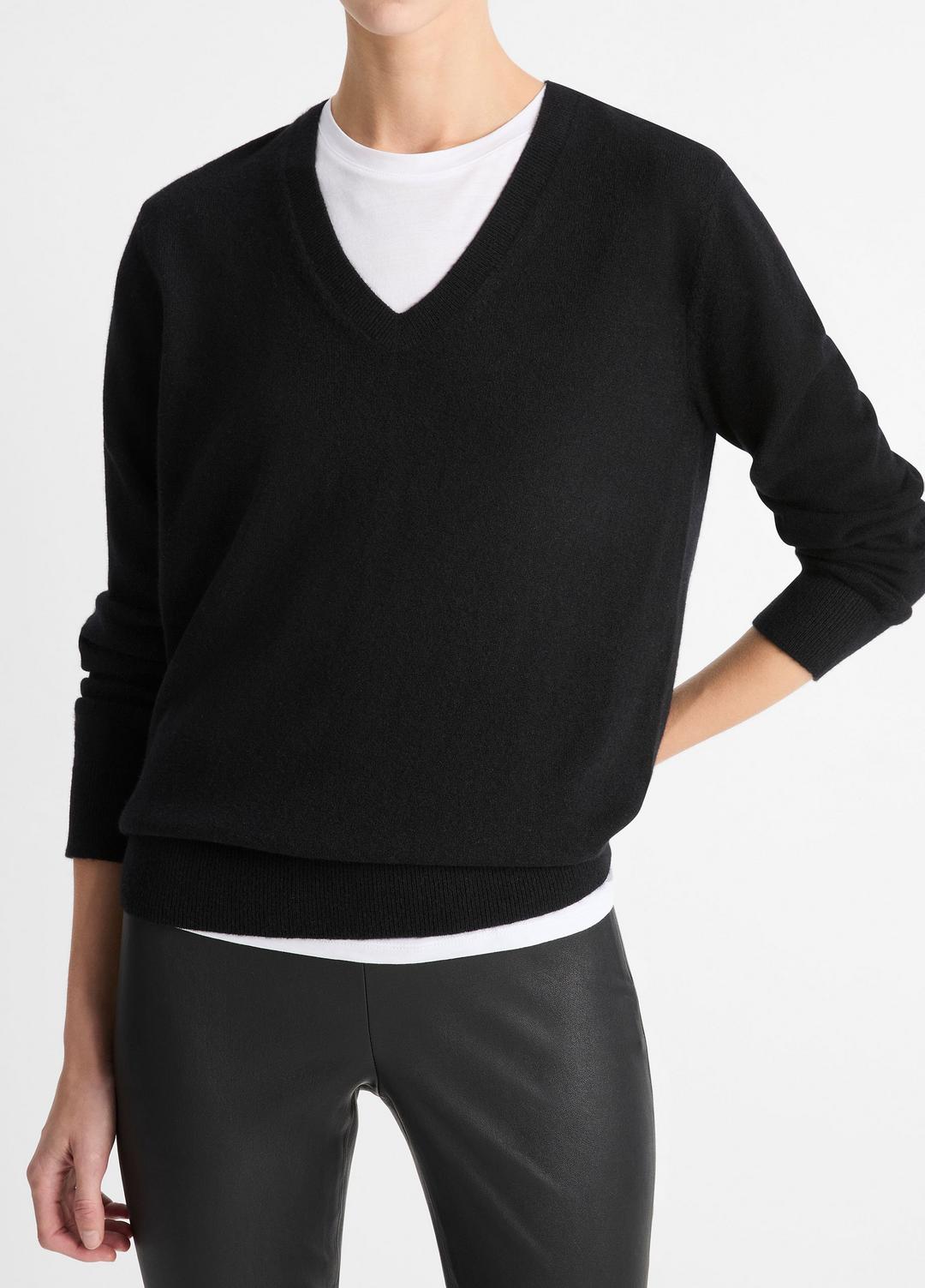 VINCE Women Cashmere Weekend V-Neck Sweater in Vince Products Women